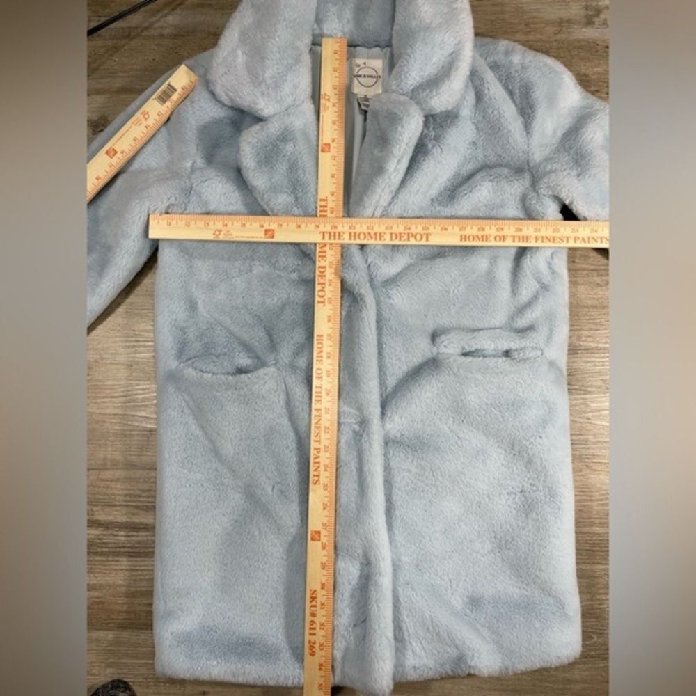 Plush Faux Fur W/M pale Blue large lapel Snap Front Vine & Valley coat LN - Picture 7 of 15
